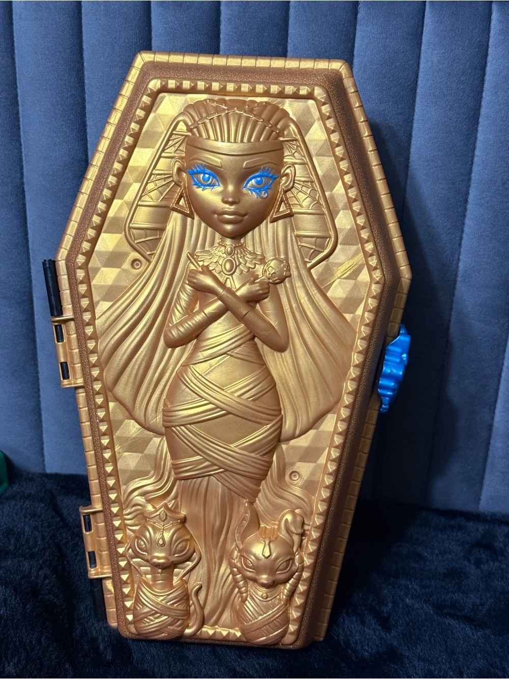 Monster High Skulltimate Secrets Cleo De Nile Coffin Locker Case Storage 2022